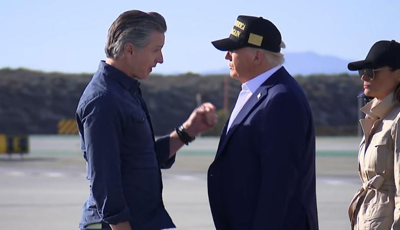 去年1月,特朗普访问加州山火受灾地区,与纽森会面 视频截图