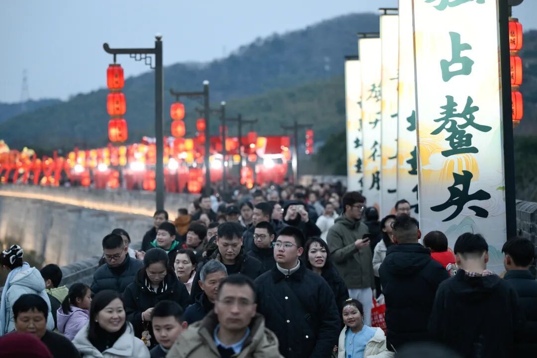 慈城灯会人气爆棚！这才是我们要的新年氛围感