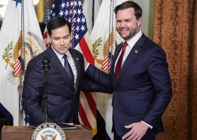 万斯:媒体想制造我与鲁比奥的冲突