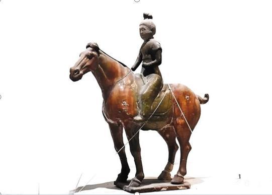 三彩侍女骑马俑
