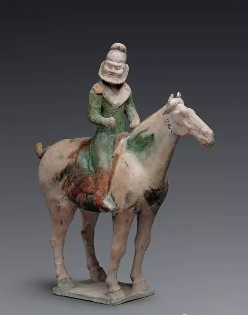 三彩胡人骑马陶俑