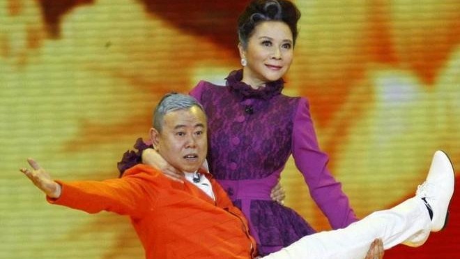 蔡明台前幕后反差大：生活上温柔细腻，工作上严肃认真