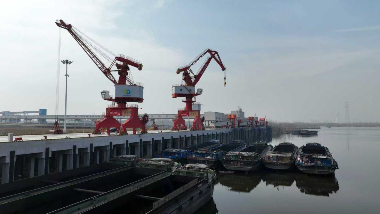 （图源：山东能源兖矿东平陆港，骆玉文摄）
