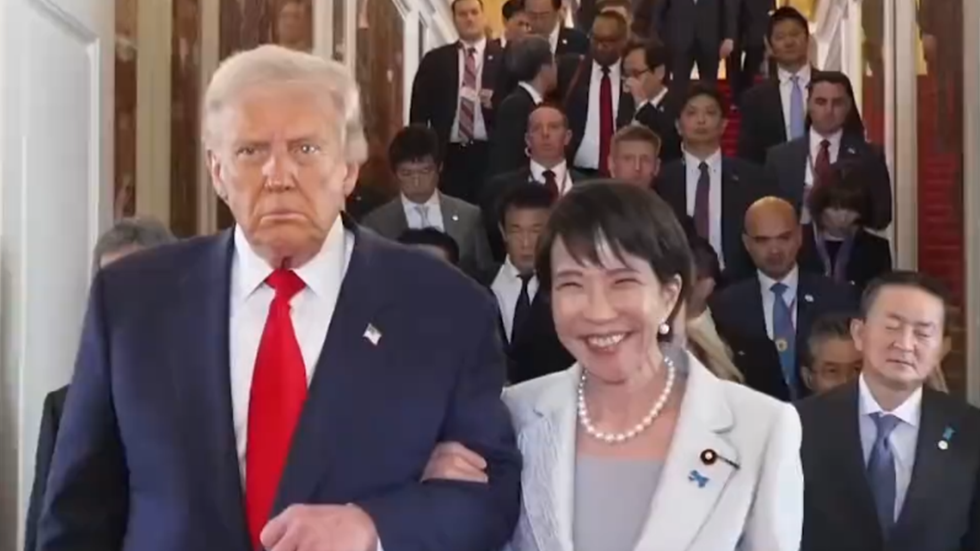 日本要当冤大头了！特朗普宣布：美国与日本的5500亿美元巨额贸易协议启动