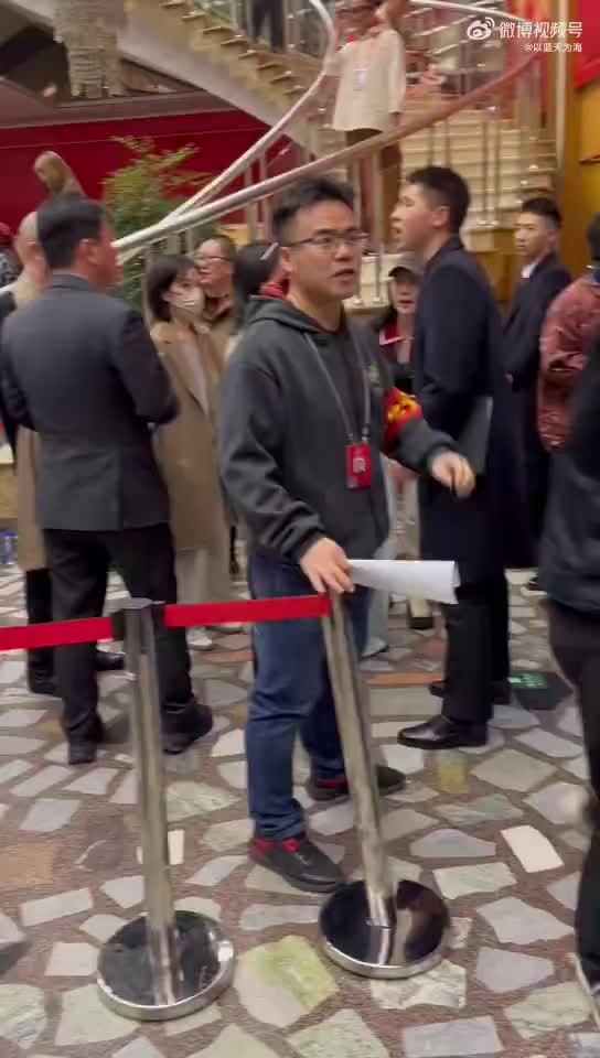 王菲或将六登央视春晚？其专用化妆师IP已显示在北京