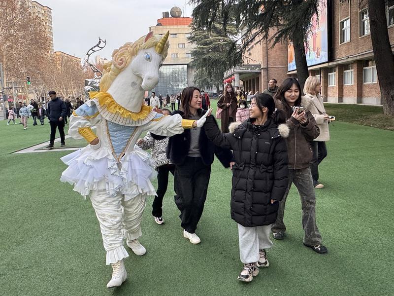 马上入戏享新春 西影电影园区打造沉浸式文旅新体验