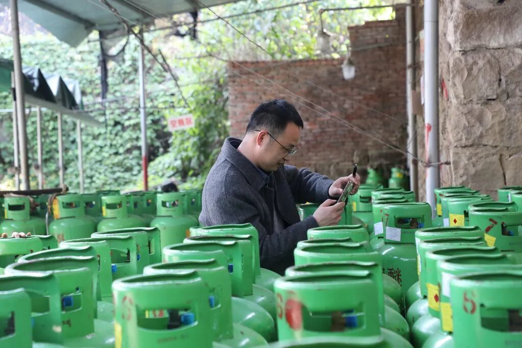 2ca358516c69332a418f211e0fd5fe71