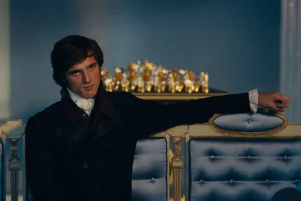 雅各布·艾洛蒂饰演的希斯克利夫