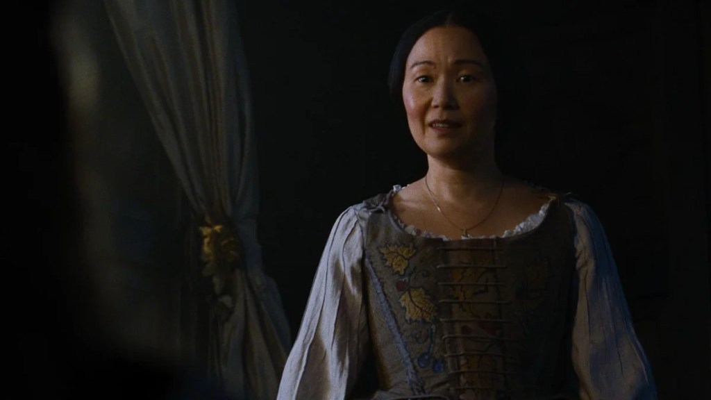 越南裔演员周洪饰演女仆内莉。