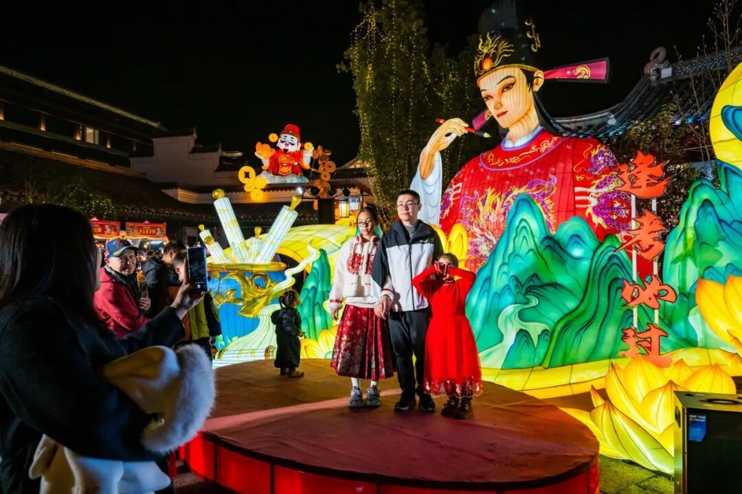 慈城灯会人气爆棚！这才是我们要的新年氛围感