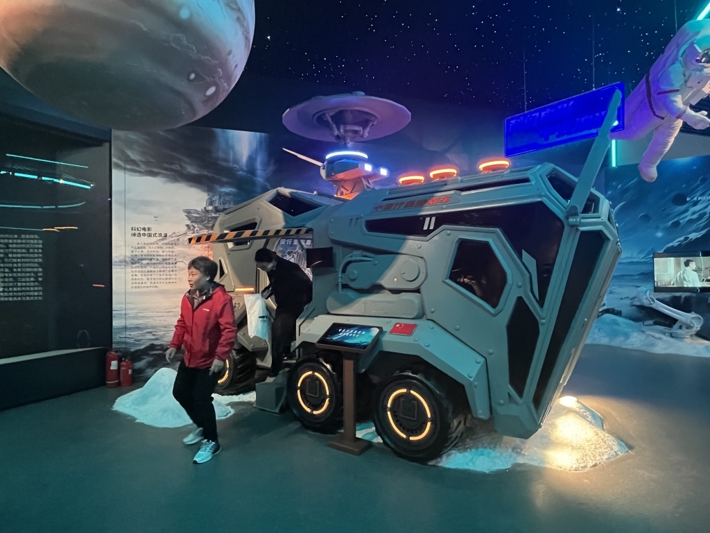 纪念中国电影诞生120周年数字影像展展厅现场。摄影 王诤