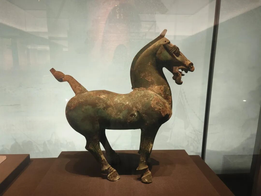 青铜立马