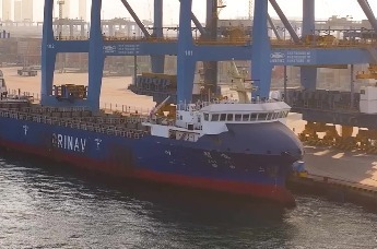 我国首次实现集装箱船舶航行、靠泊、作业全流程无人化！智船遇智港 山东港口青岛港自动化码头完成智能航行船舶全自主作业！