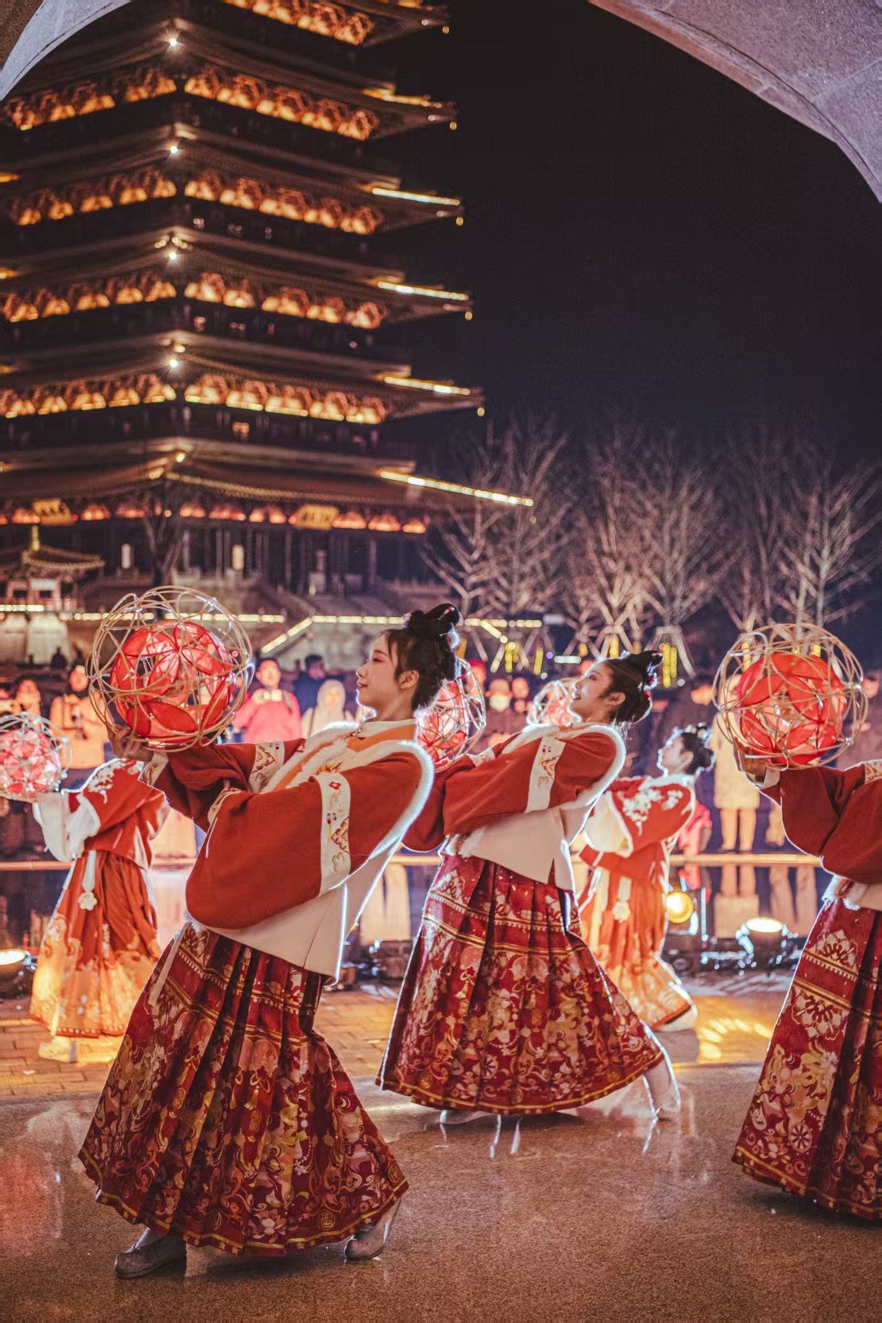 超三万游客打卡牛首山！马年新春第一波年味直接拉满