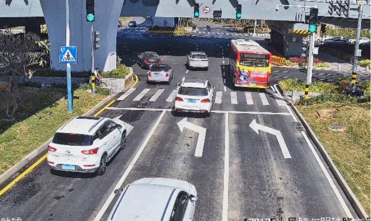 单口放行+标线升级 珠海人民西路交明珠路路口通行提速