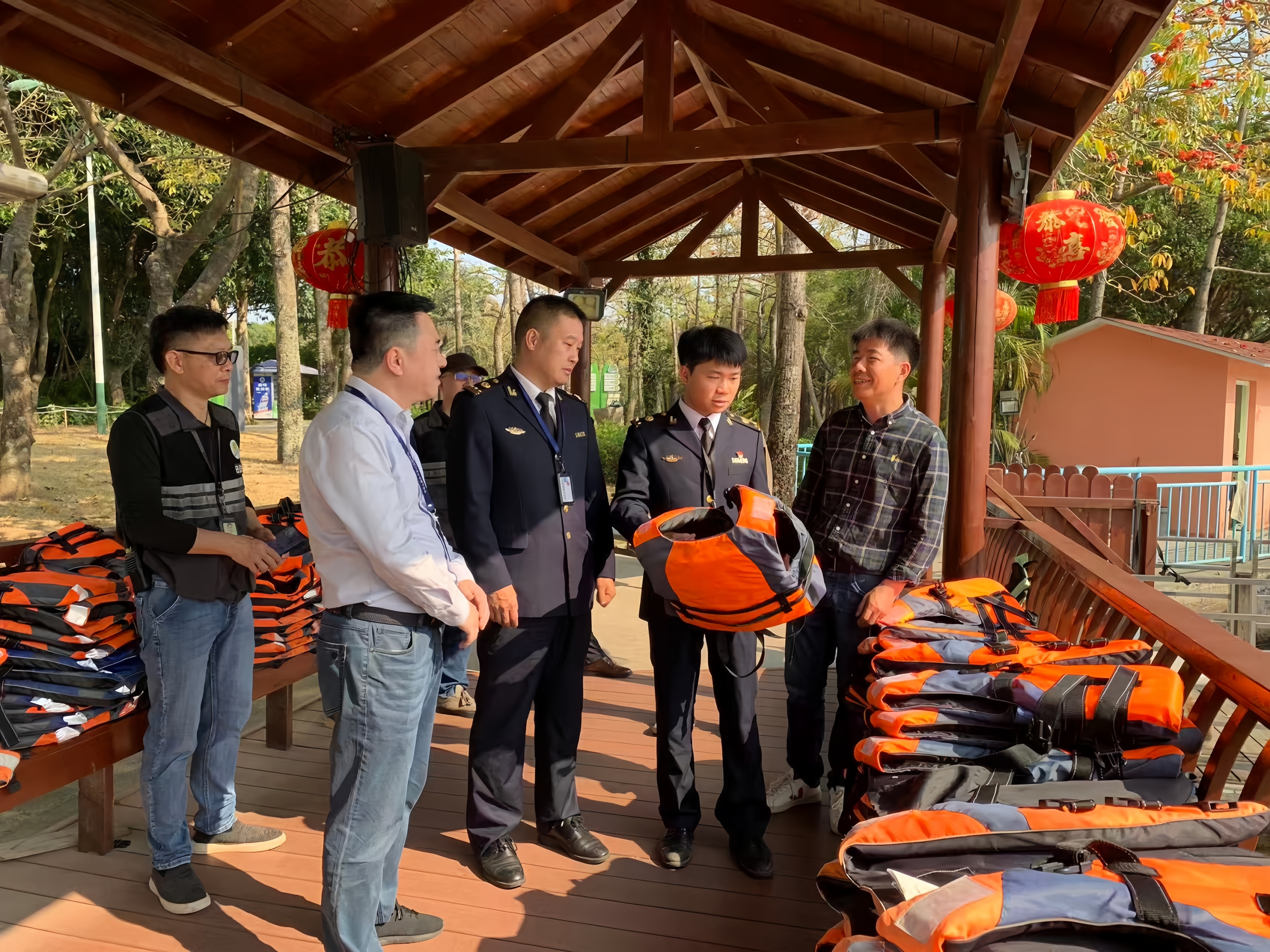 宝安区水安委办组织宝安区文化广电 旅游体育局保障海上田园水上项目安全