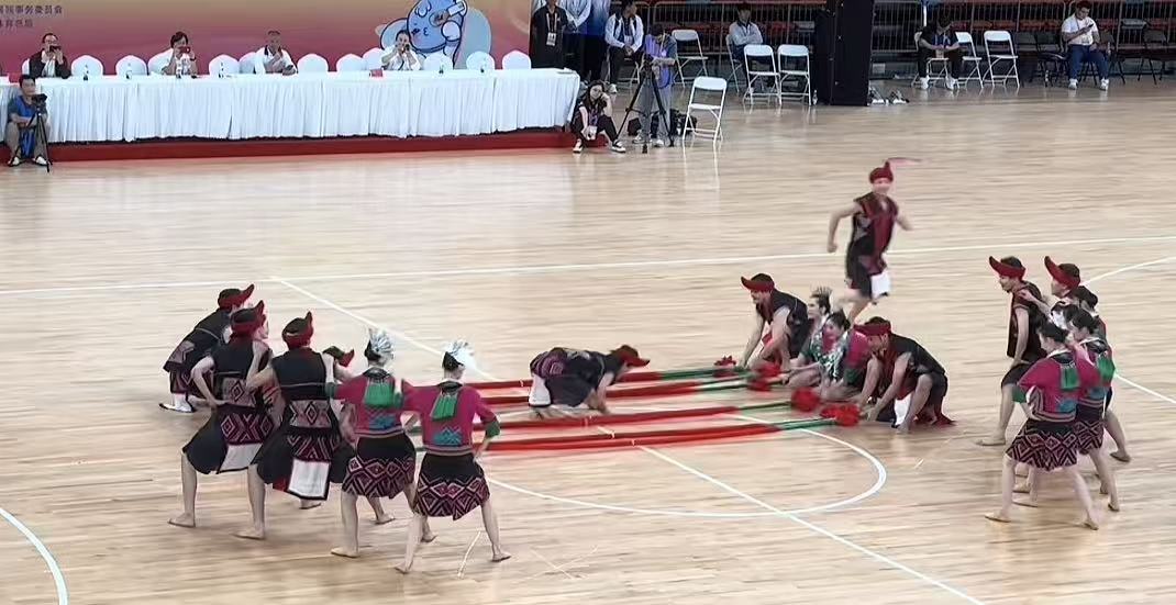 童声话非遗 闪耀自贸港|黎族打柴舞:足尖上的烟火欢歌