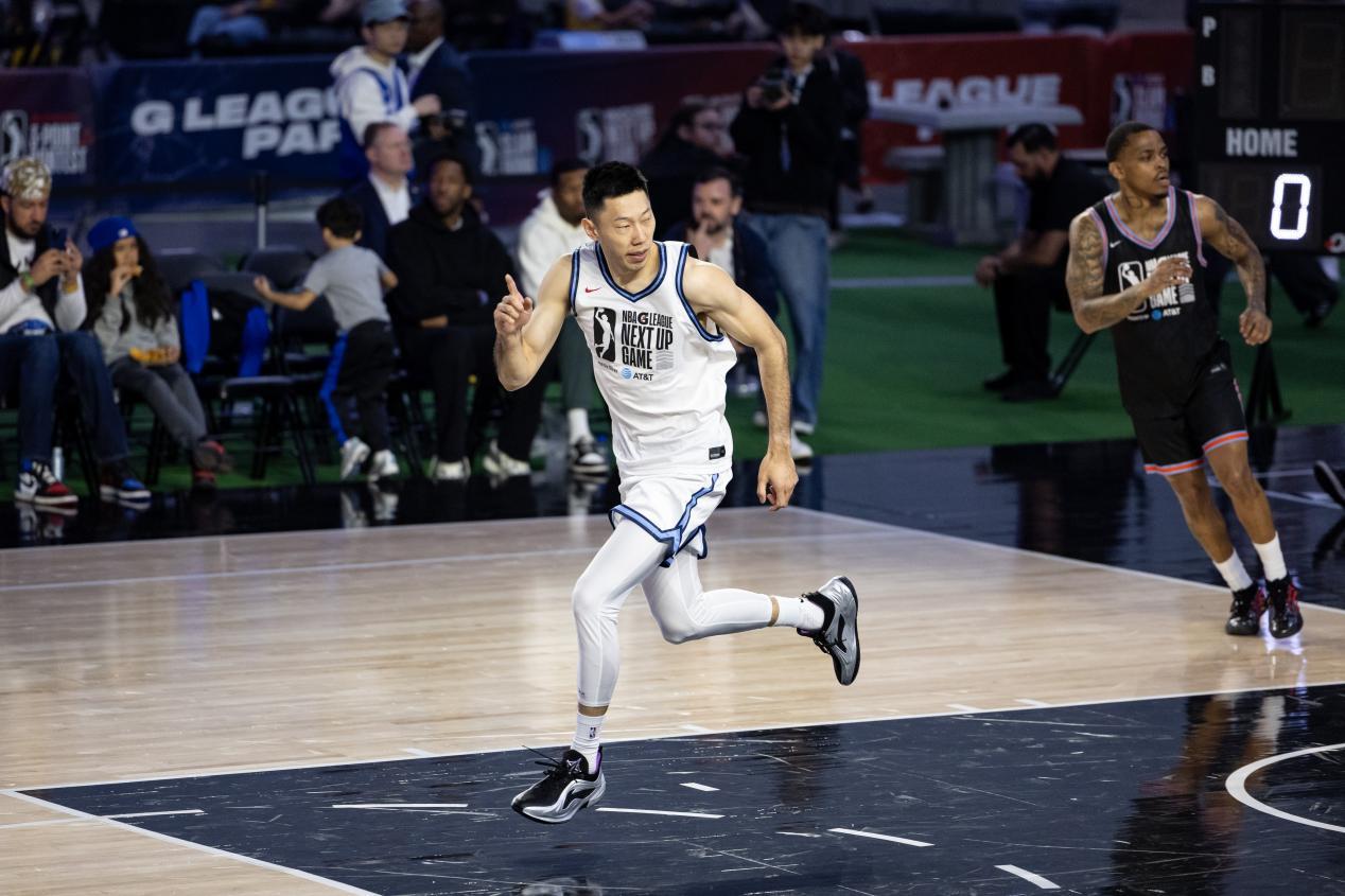 （程驰在决赛中得分。）