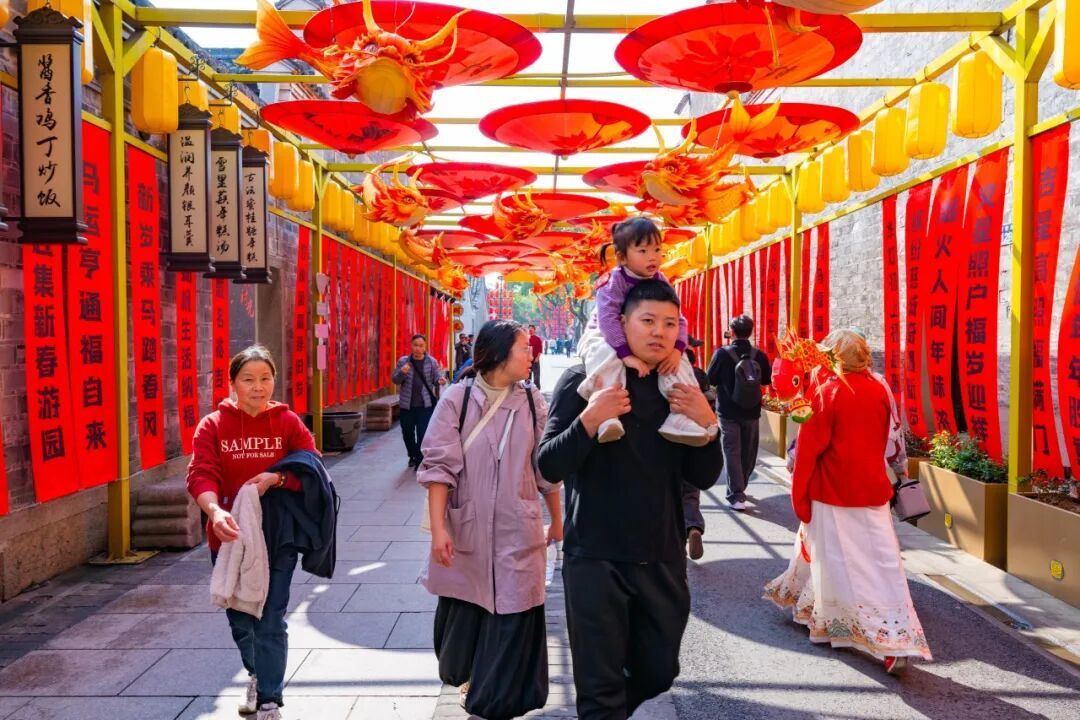 慈城灯会人气爆棚！这才是我们要的新年氛围感