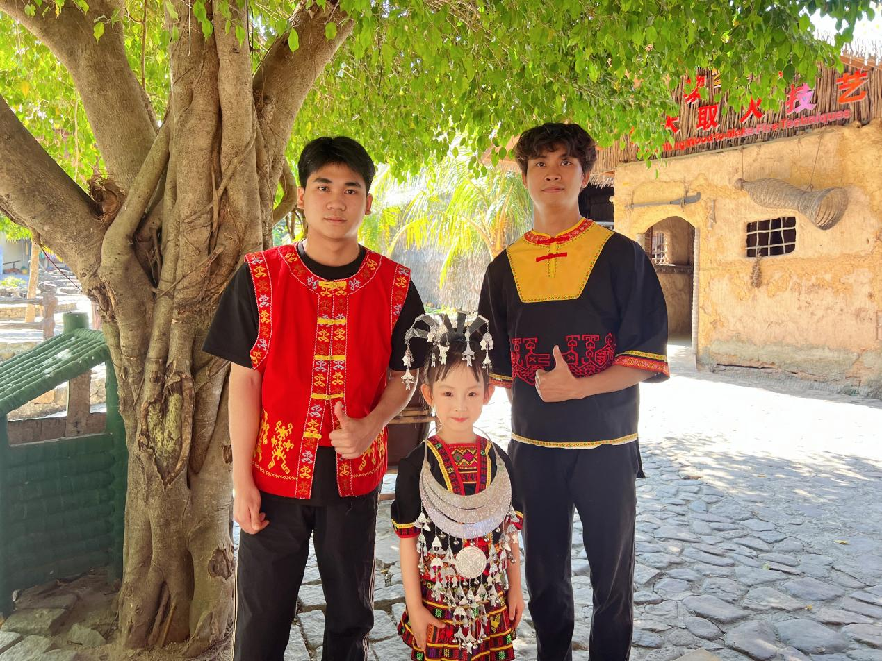 童声话非遗 闪耀自贸港|黎族钻木取火:人类文明的活化石