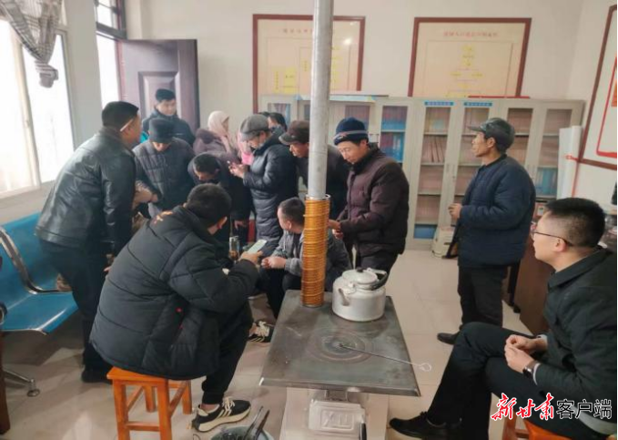 庄浪县杨河乡为57名村民化解欠薪纠纷