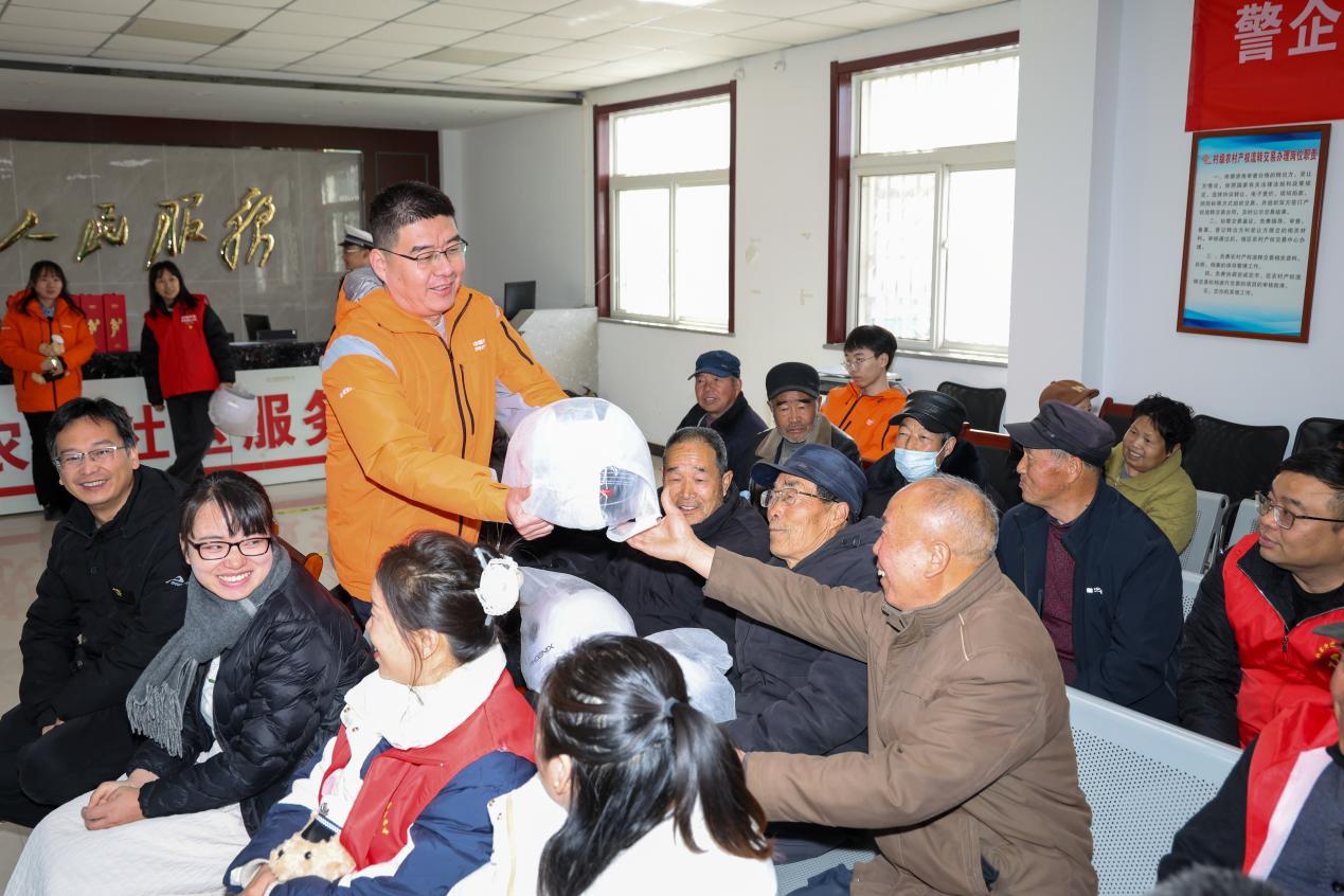 警企联动防风险 杜陵村上演春运平安大戏