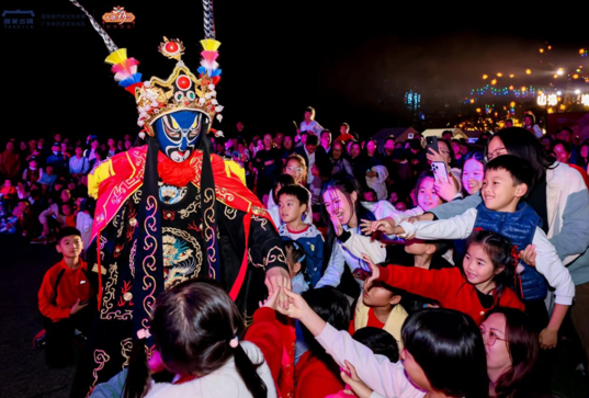 致敬春节里的“不归人” 有一种年味叫守护与担当