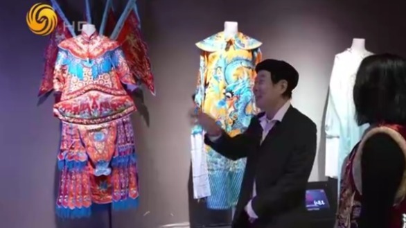 从传统粤剧戏服到现代申遗手稿，追溯粤剧作为南国红豆的发展历程