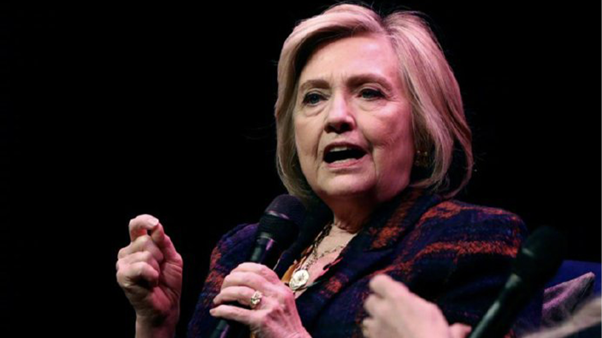 希拉里回应爱泼斯坦案：太可怕了，但“有些人的名字出现在文件中，并不意味着他们就犯了罪”