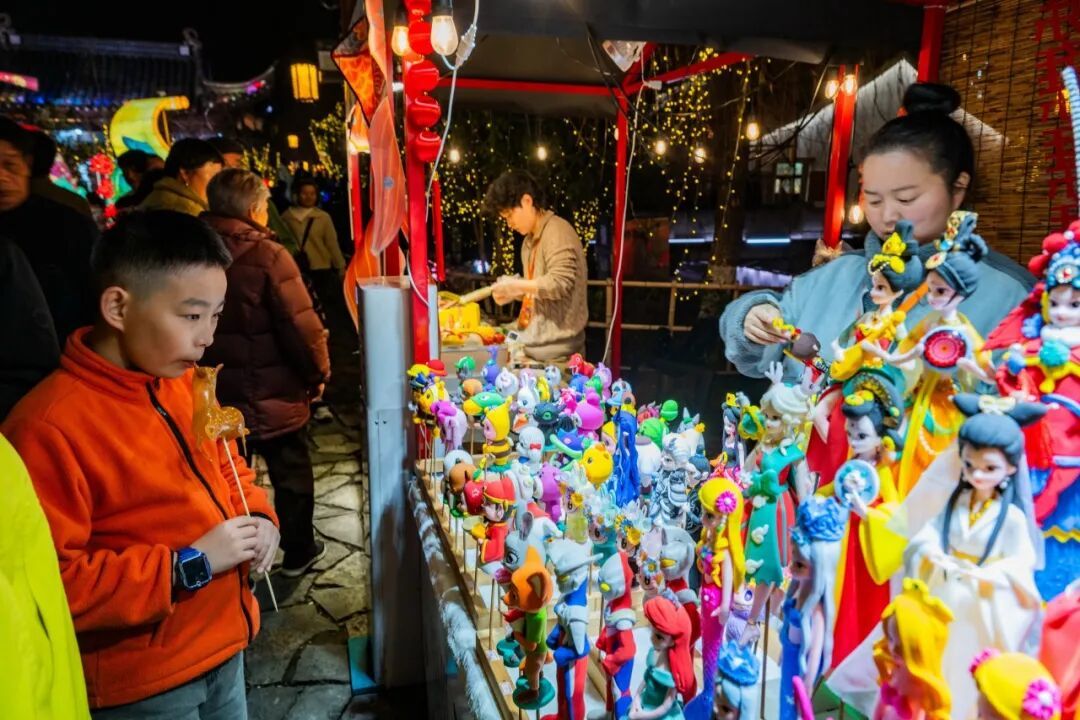 慈城灯会人气爆棚！这才是我们要的新年氛围感
