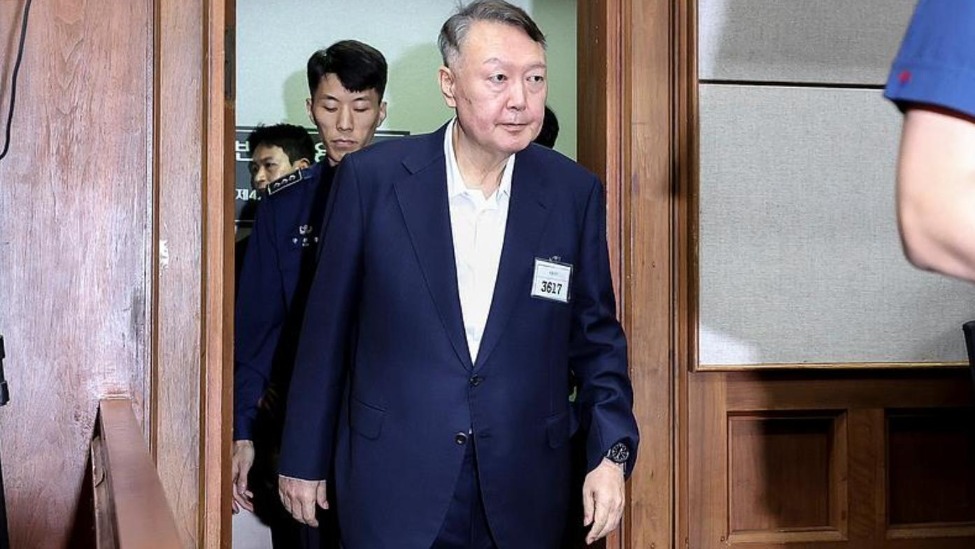 凤凰晚报｜尹锡悦被判无期，会被赦免吗？