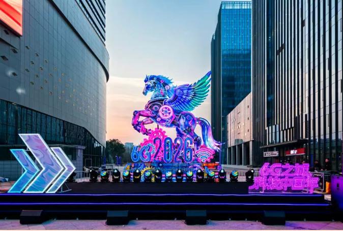 南京江宁：新春灯会点亮炫彩世界