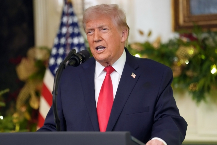 特朗普痛批最高法院裁决,宣布对全球加