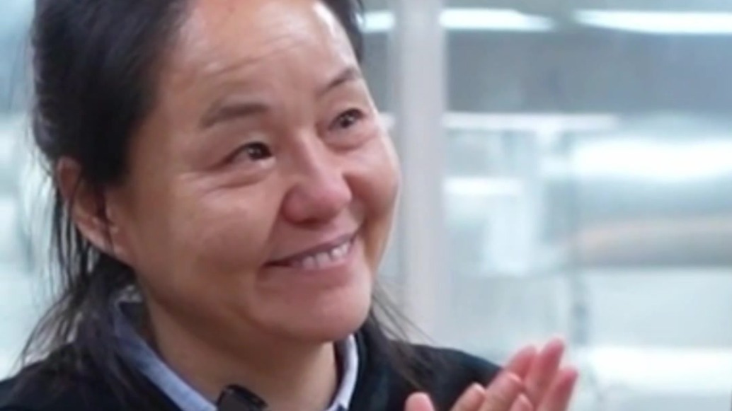 03后新警春节留守　父母带着羊肉跨越数千里送惊喜