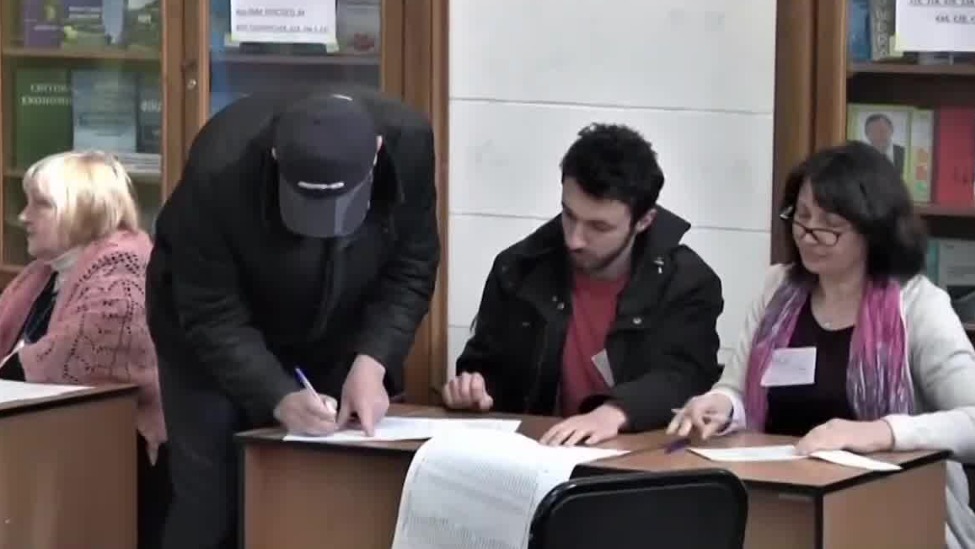 美俄频频催乌大选，泽连斯基连任几率有多大？