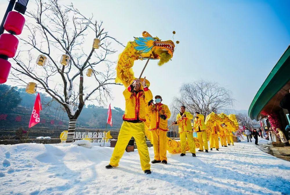 王老村推出民俗表演等活动吸引游客