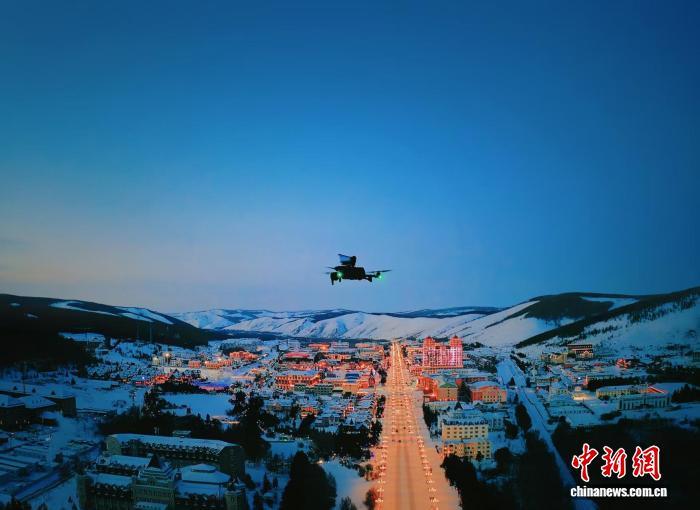 科技戍边 无人机“鹰眼”点亮雪域边疆平安年