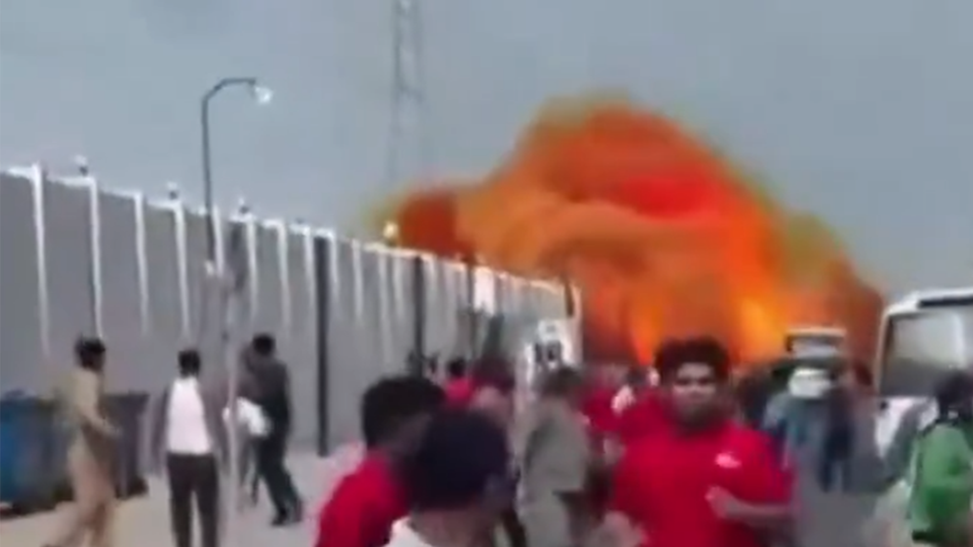 伊朗宣布战果：“彻底摧毁”卡塔尔一处美军雷达，袭击美军基地已造成至少200名军人死伤