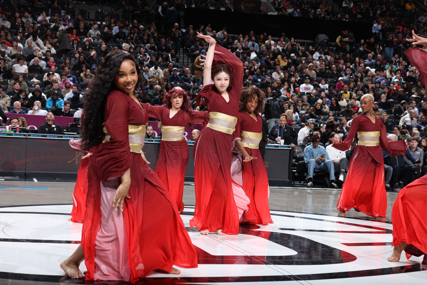 中国元素让NBA赛场年味十足