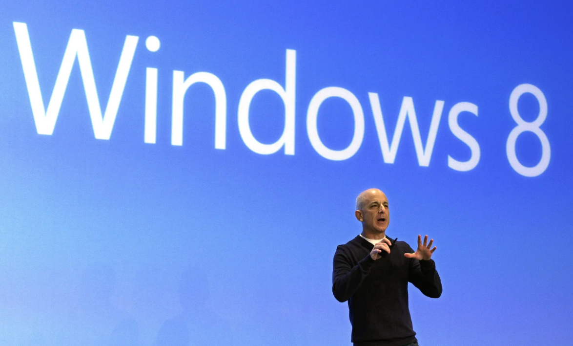 辛诺夫斯基曾向爱泼斯坦透露机密事务