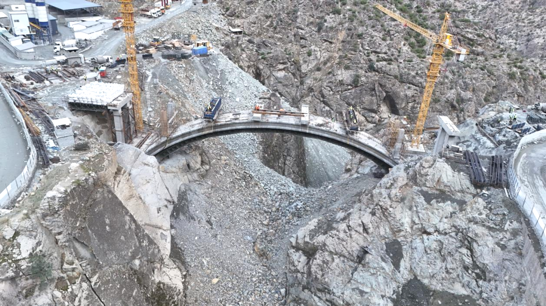 快马加鞭 春节不停工 | 陕建用实干诠释担当