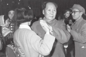 王光好意思被武斗后，毛泽东满面怒容：他们齐说拥护我，可他们根蒂不听我的话