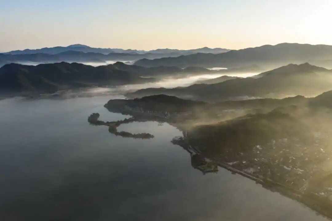 谢振国 东钱湖 (1).jpg