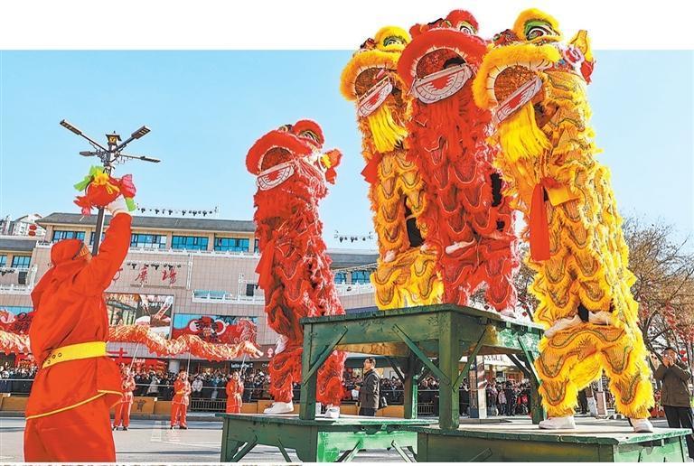 酒泉市肃州区举行社火表演　新甘肃&middot;甘肃日报通讯员　曹红祖