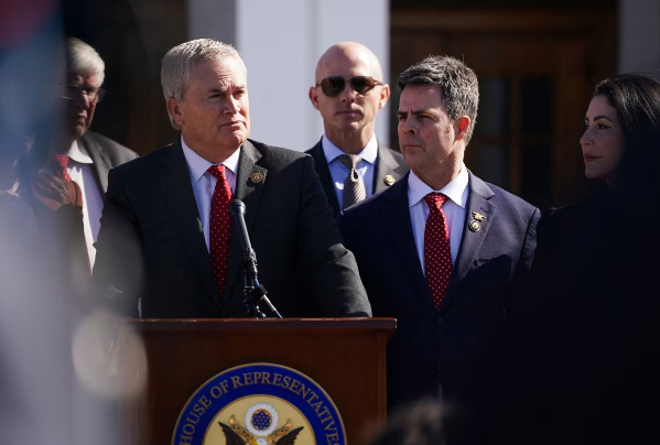 美议员:克林顿说特朗普与爱泼斯坦“没有关联”