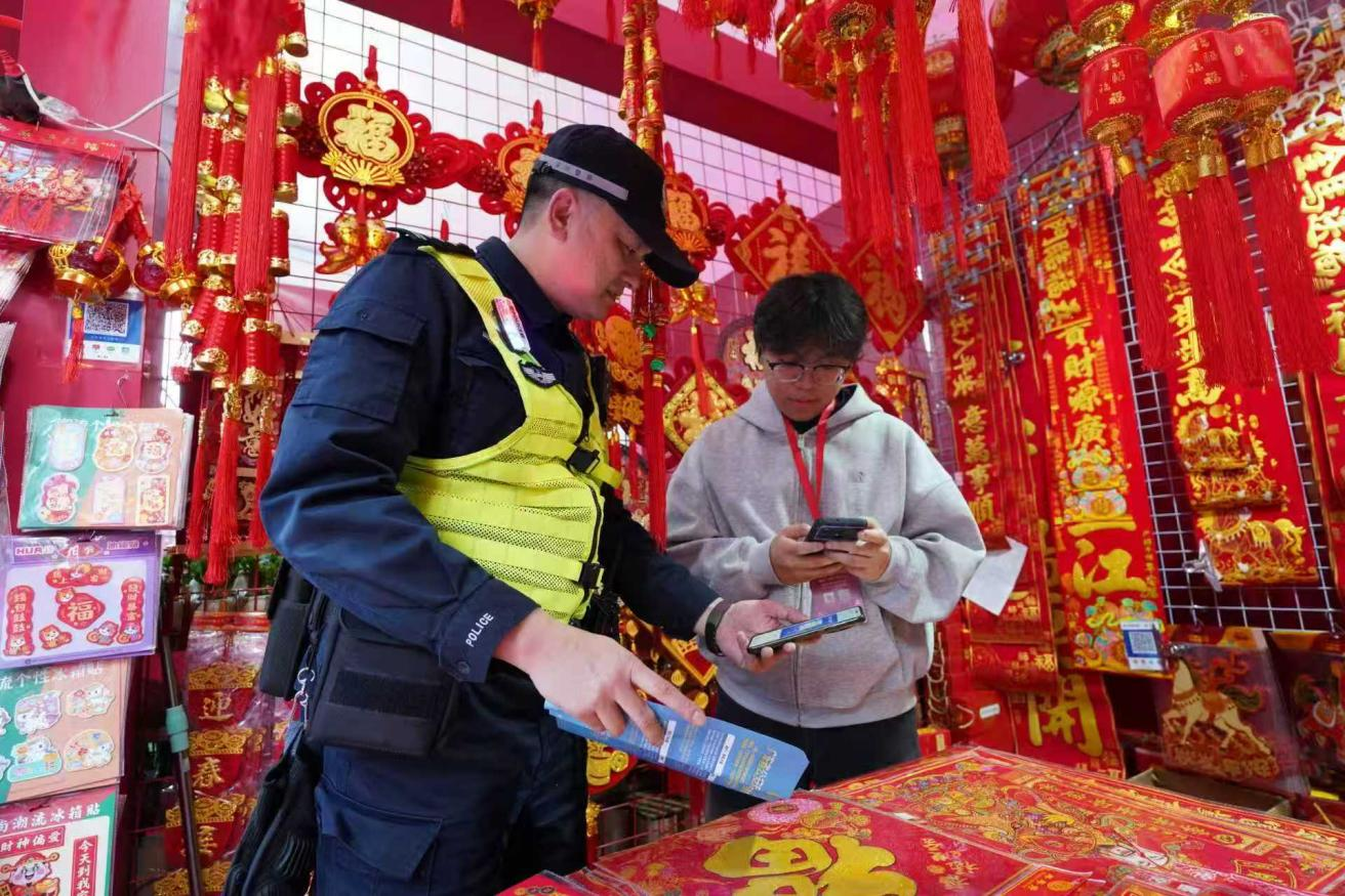 深圳公安多措并举确保市民平安度过喜庆春节