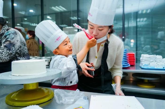 西安经开区“魔法城堡”邀您共赴甜蜜盛宴！