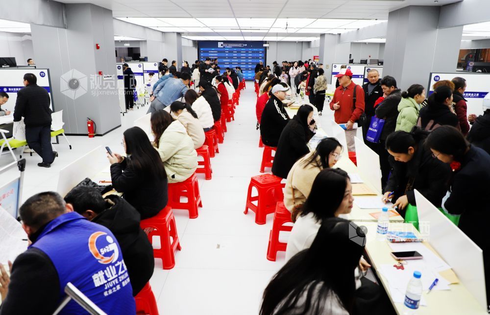 江西新余:新春招聘促就业(图)