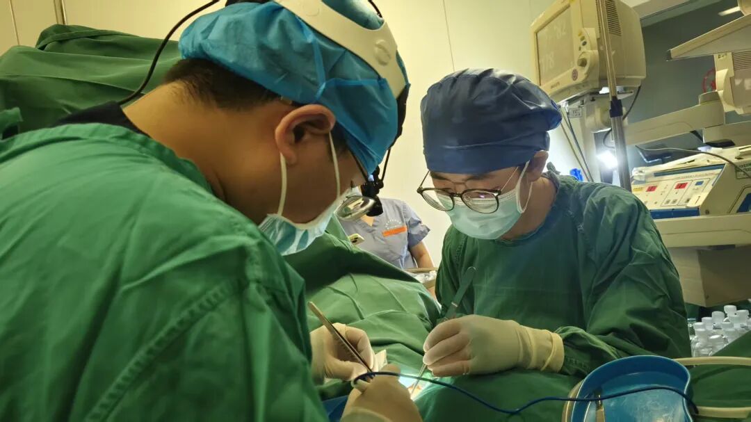 手术现场（图片由医院提供）