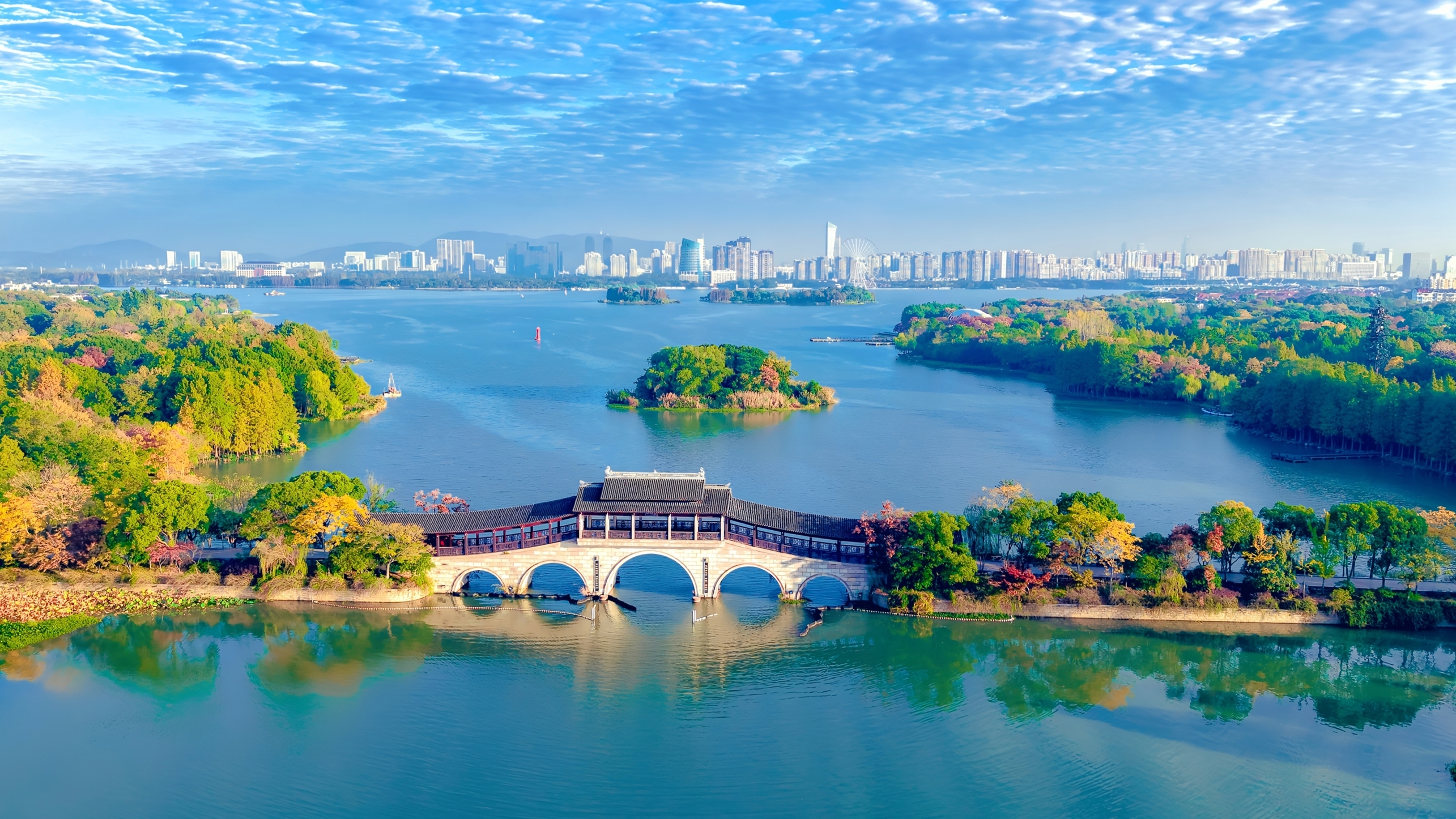 开足“马”力冲！无锡滨湖区召开2026年招商引资暨项目建设大会